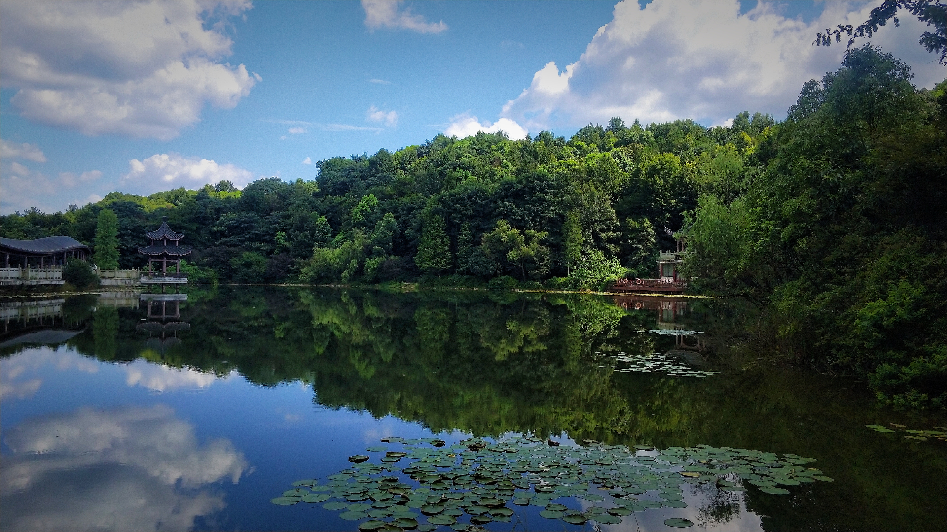 南岳72峰白云峰,南岳72峰之一聚湖峰