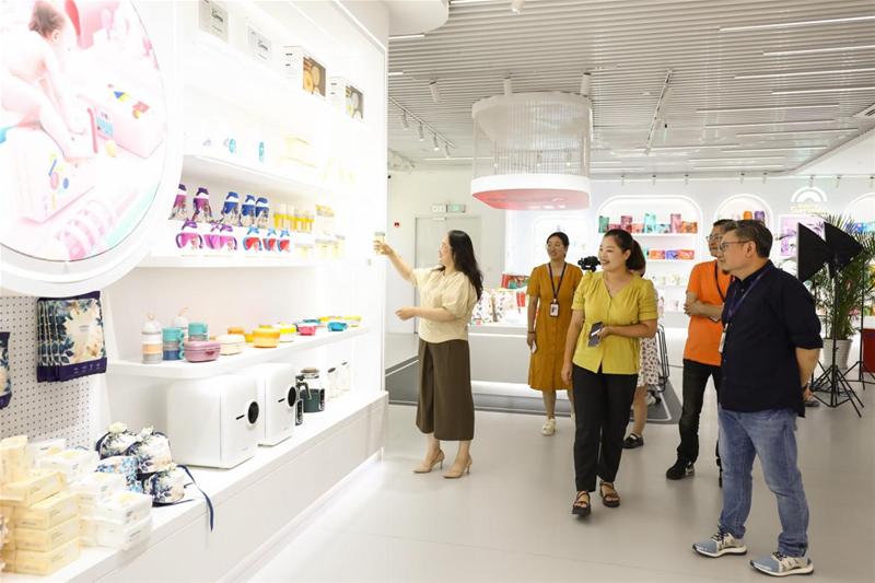 中婴网名企行丨走进爱朵集团一切源于爱的“母婴生态圈”现场见证