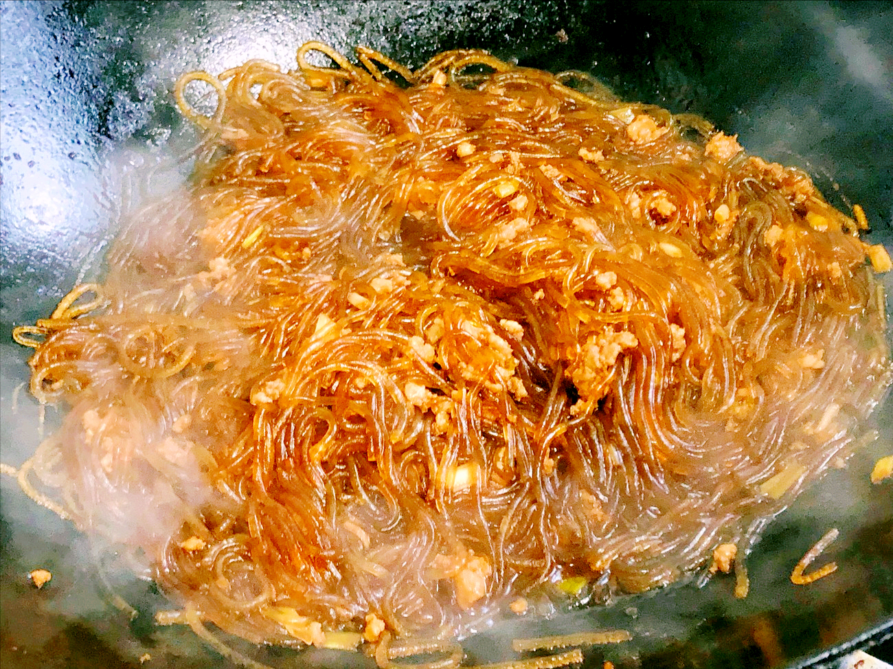 粉条怎么炖才能不糊锅,红薯粉条怎么炒不糊锅