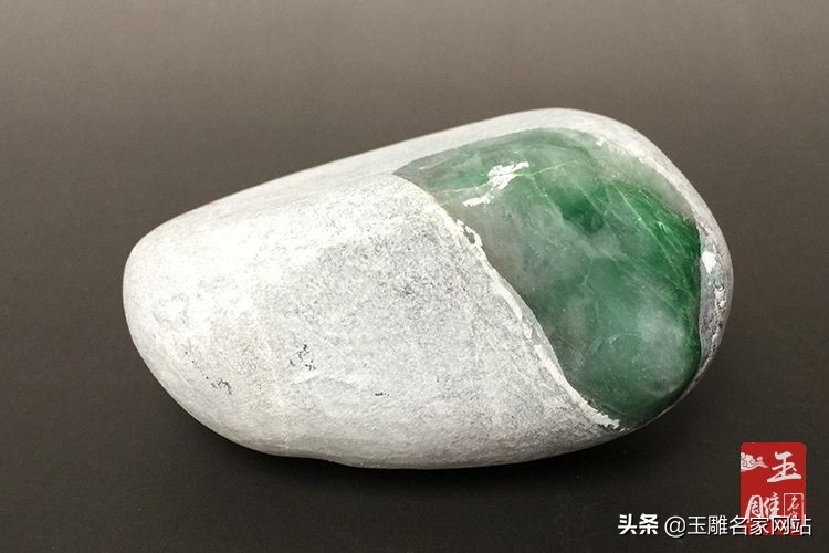 玉石原石的鉴别方法,玉石原石辨别真假的方法