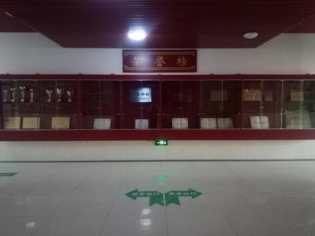 最美校园获奖照片,喜报学校荣获全面优胜单位