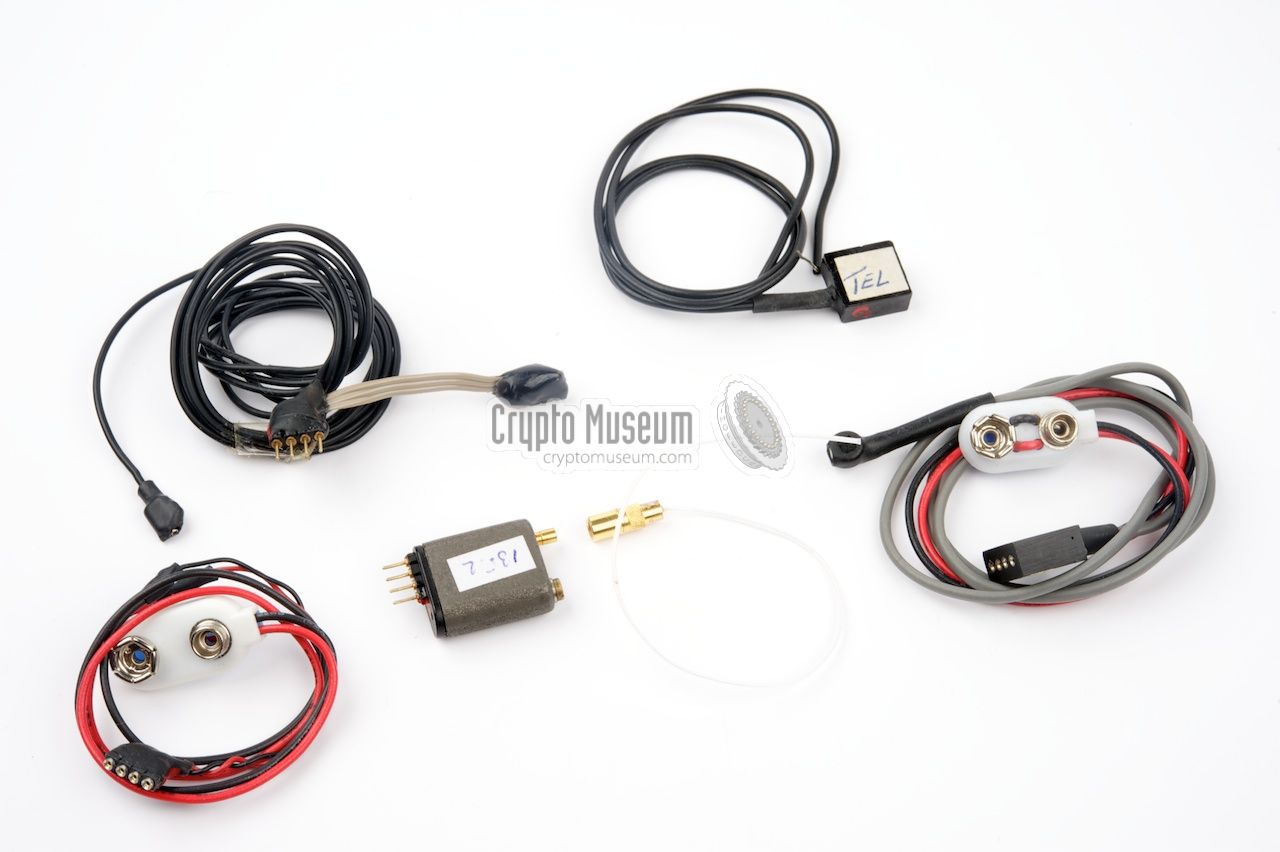 意大利ATET公司20世纪90年代初开发的专业小型晶振间谍电台S-35