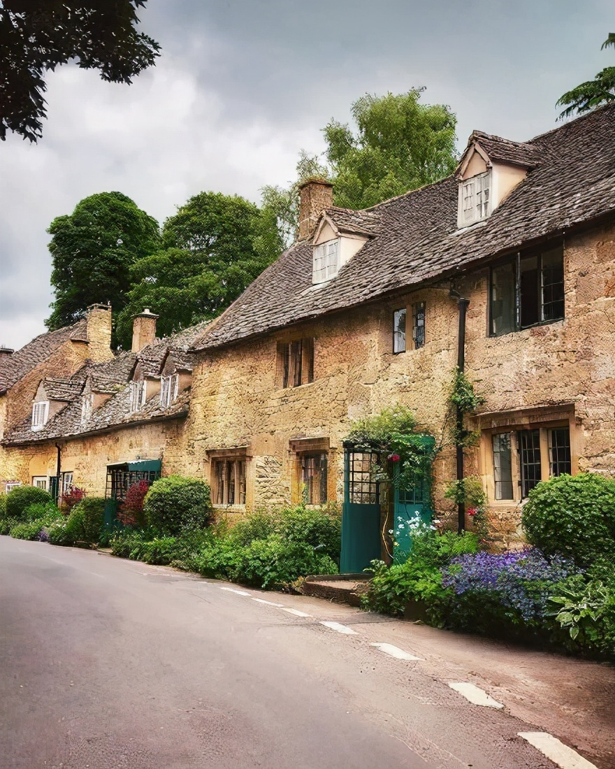 申请英国留学申请费如何交,2021申请英国留学费用