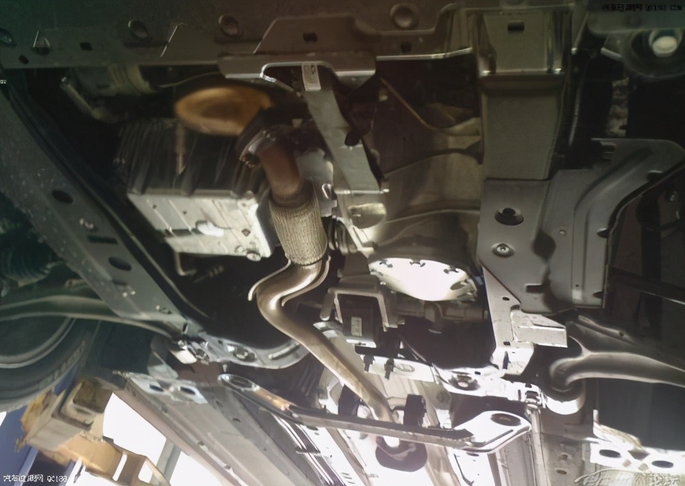 5万左右二手科鲁兹自动顶配新乡,2015年经典科鲁兹手动1.5黑红车