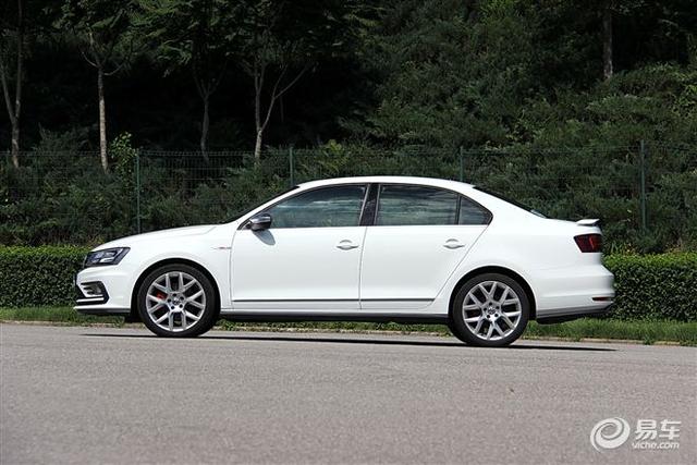 车主花15万买的速腾,小伙花了13万买了辆新速腾