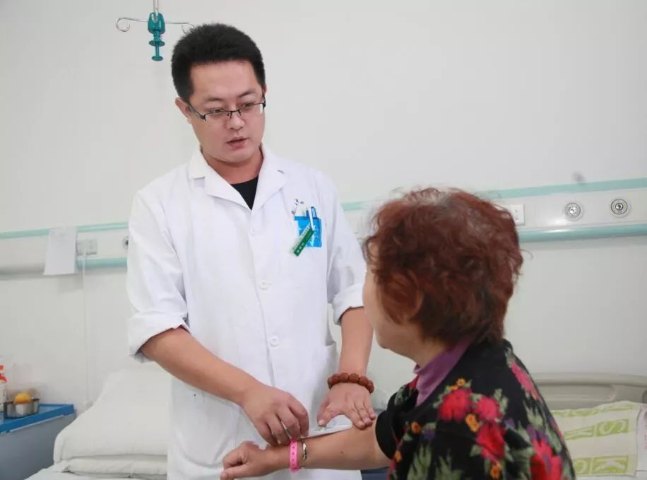 黑龙江中医院内科国医专家出诊,黑龙江中医药大学一附院医生推荐