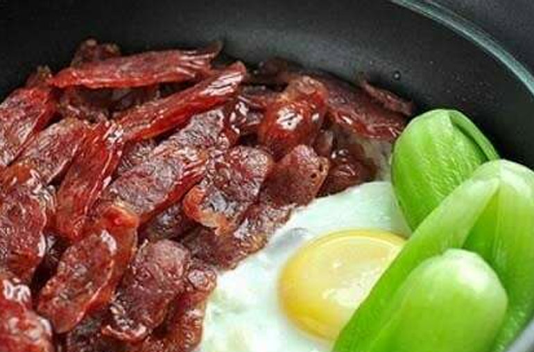 正宗煲仔饭是怎么做的,正宗煲仔饭怎么做才好吃