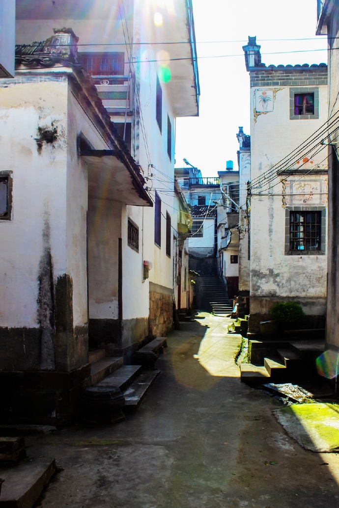 新安江山水画廊景区村落,漳潭古村