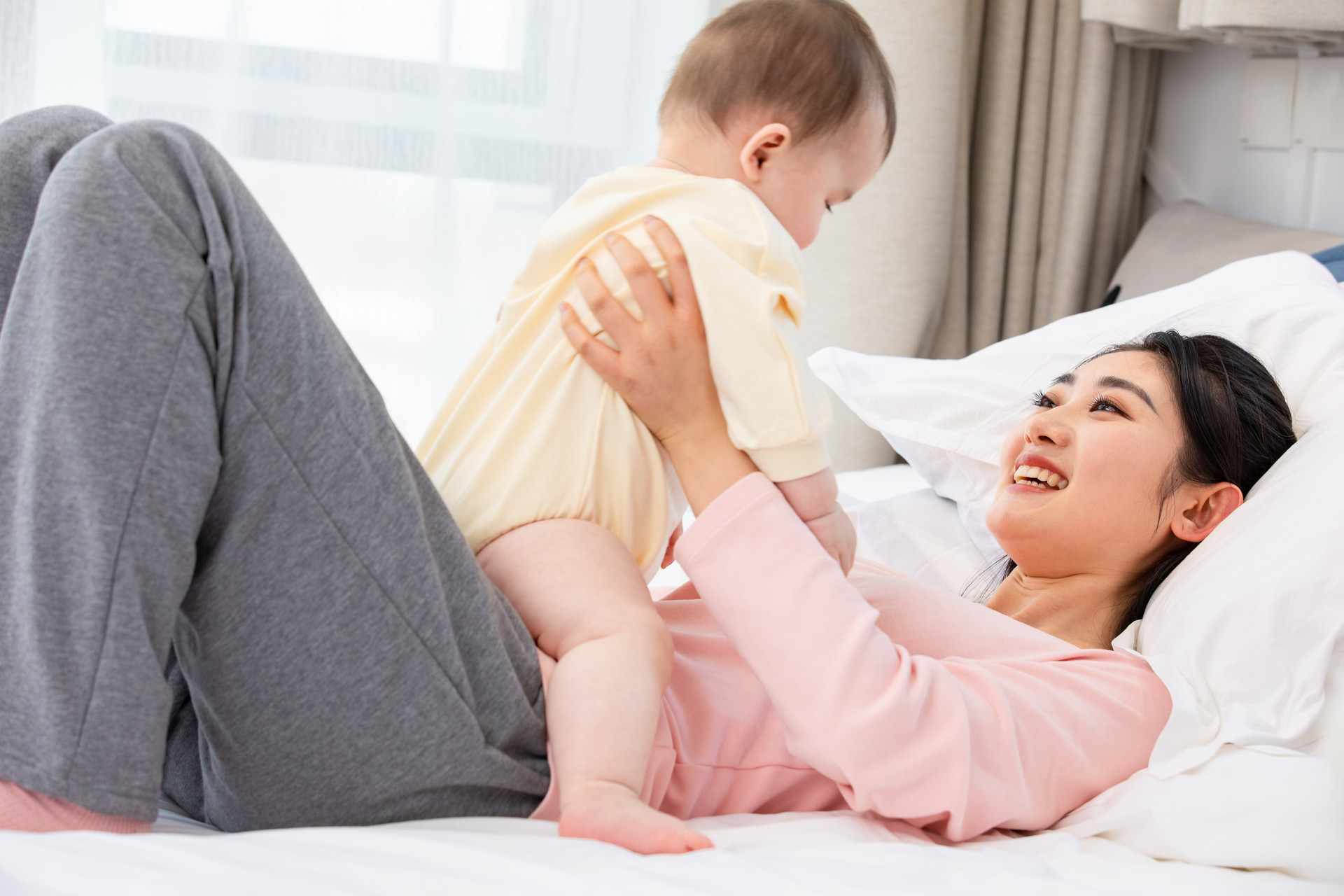 怎么和家长反映孩子吃手,孩子吃手家长必看