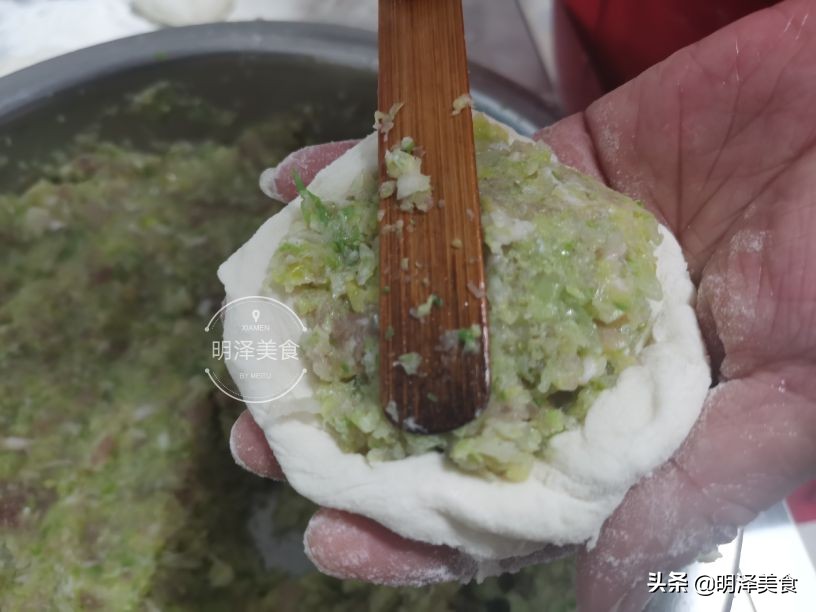 做馅饼和面的方法告诉我一下,做馅饼时如何让馅饼皮薄如纸