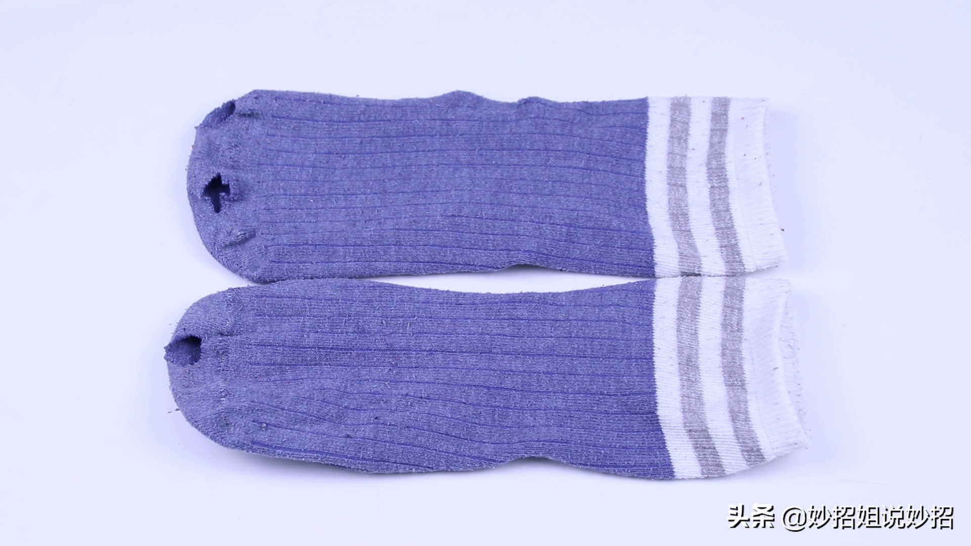 袜子破了小洞应该扔掉吗,袜子破洞了怎么办不用针来缝
