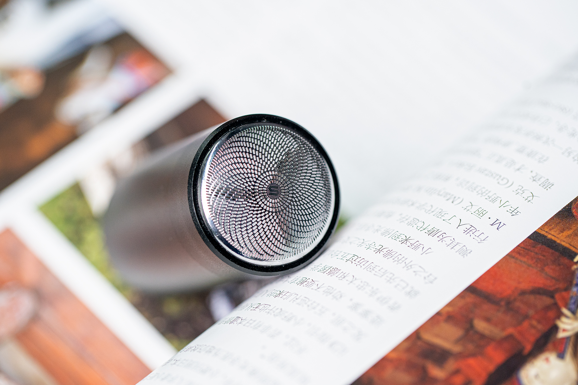 男人“丢三拉四”全国统一，这款口红大小的剃须刀，告别邋遢形象