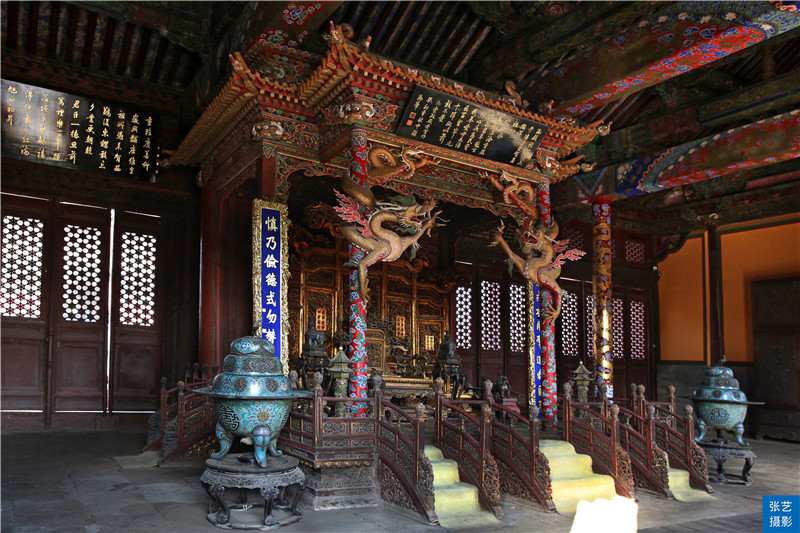 沈阳故宫是举世闻名的建筑物,中国仅存的两大宫殿沈阳故宫