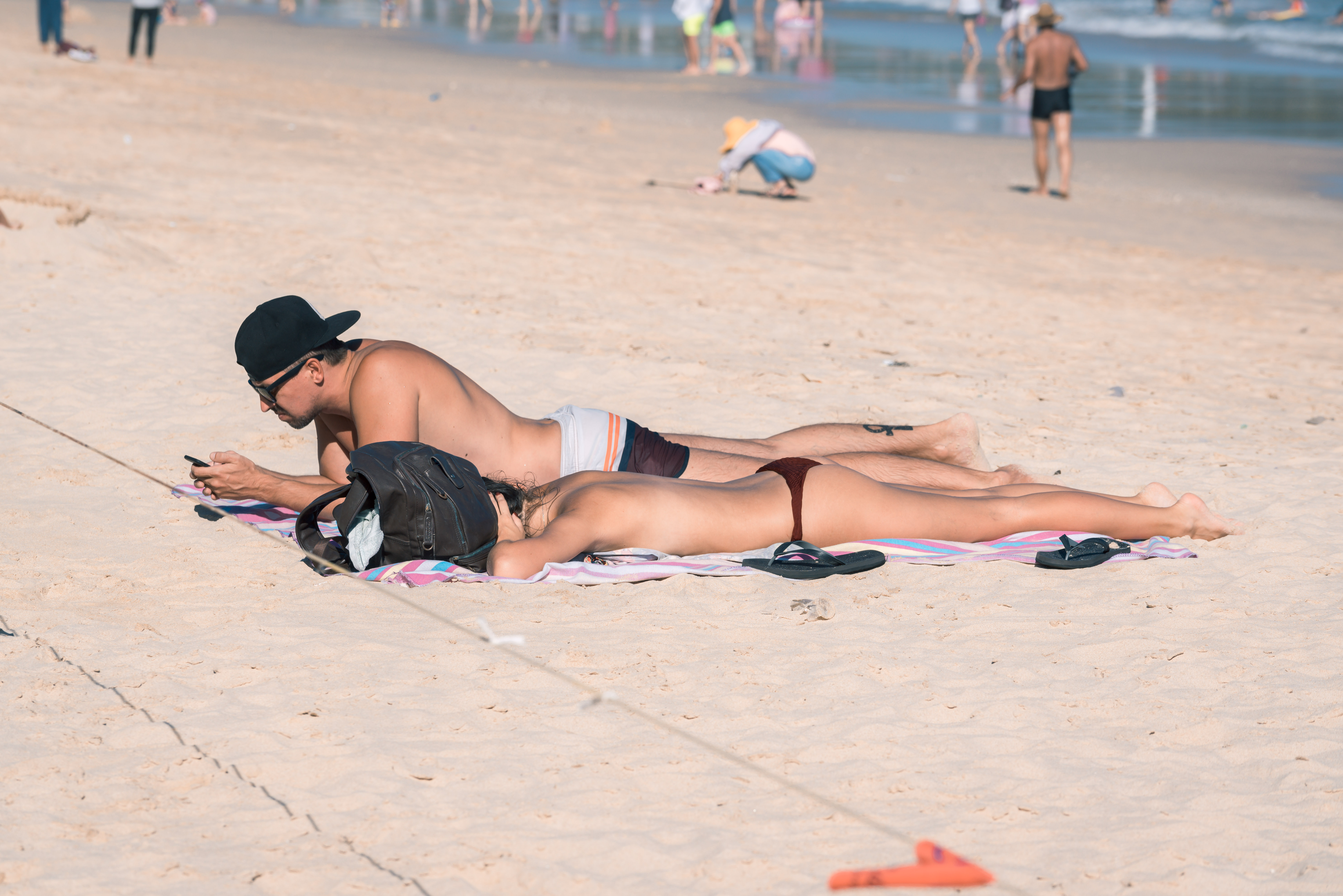 三亚大东海人山人海,2018年三亚大东海游客挤爆图片