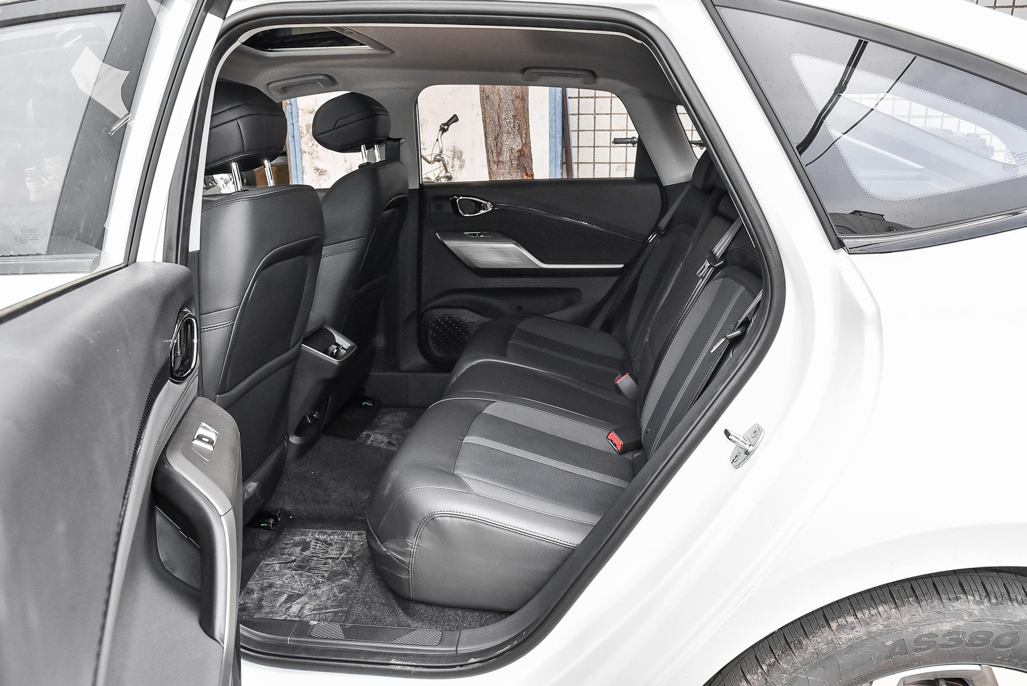 今年买什么车认准这三款准没错,买这4款车动力足油耗低耐开