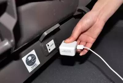 手机充电跳屏是什么意思,iphone一充电就跳屏