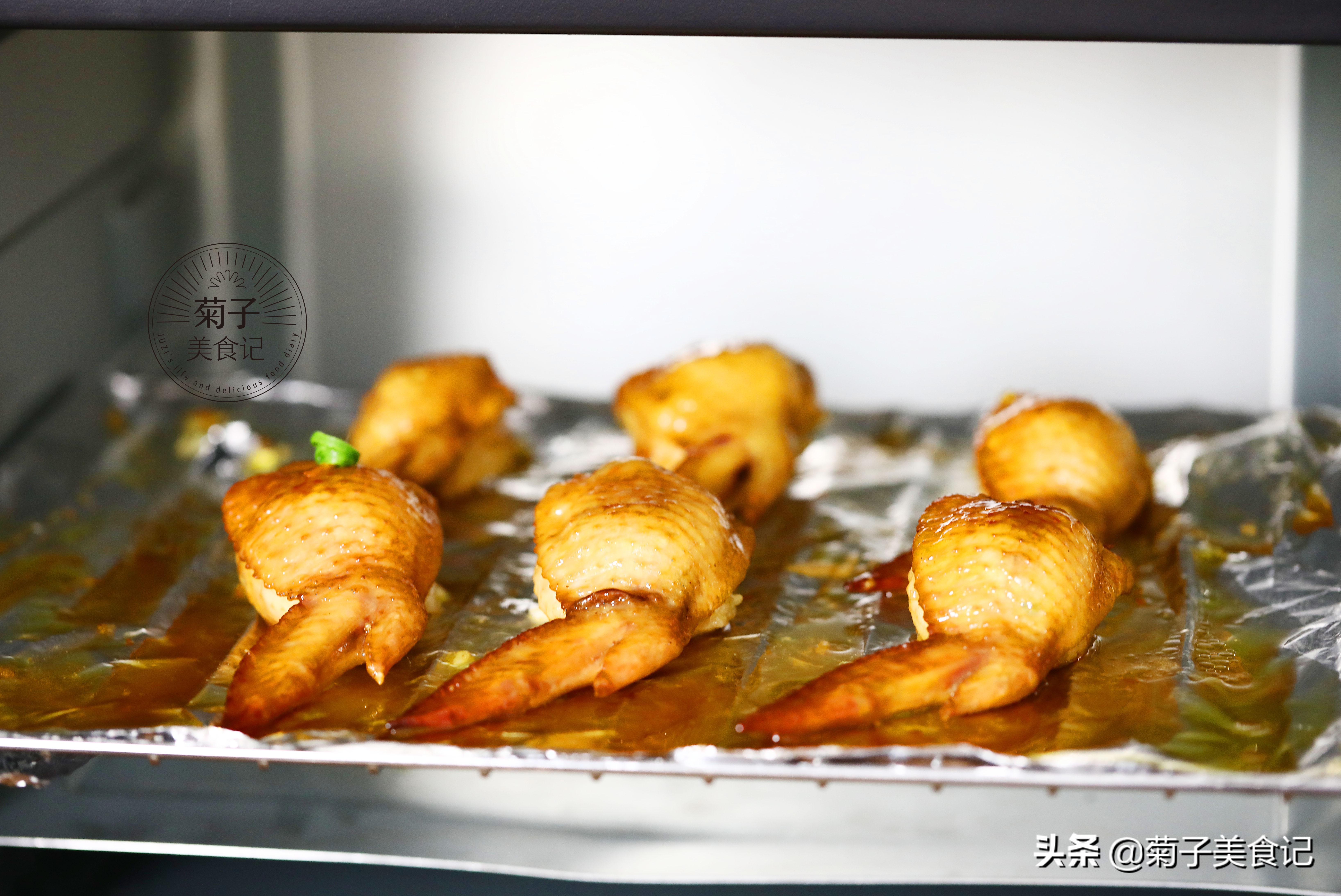 鸡翅包饭可真是太香了,鸡翅包饭一口吃完