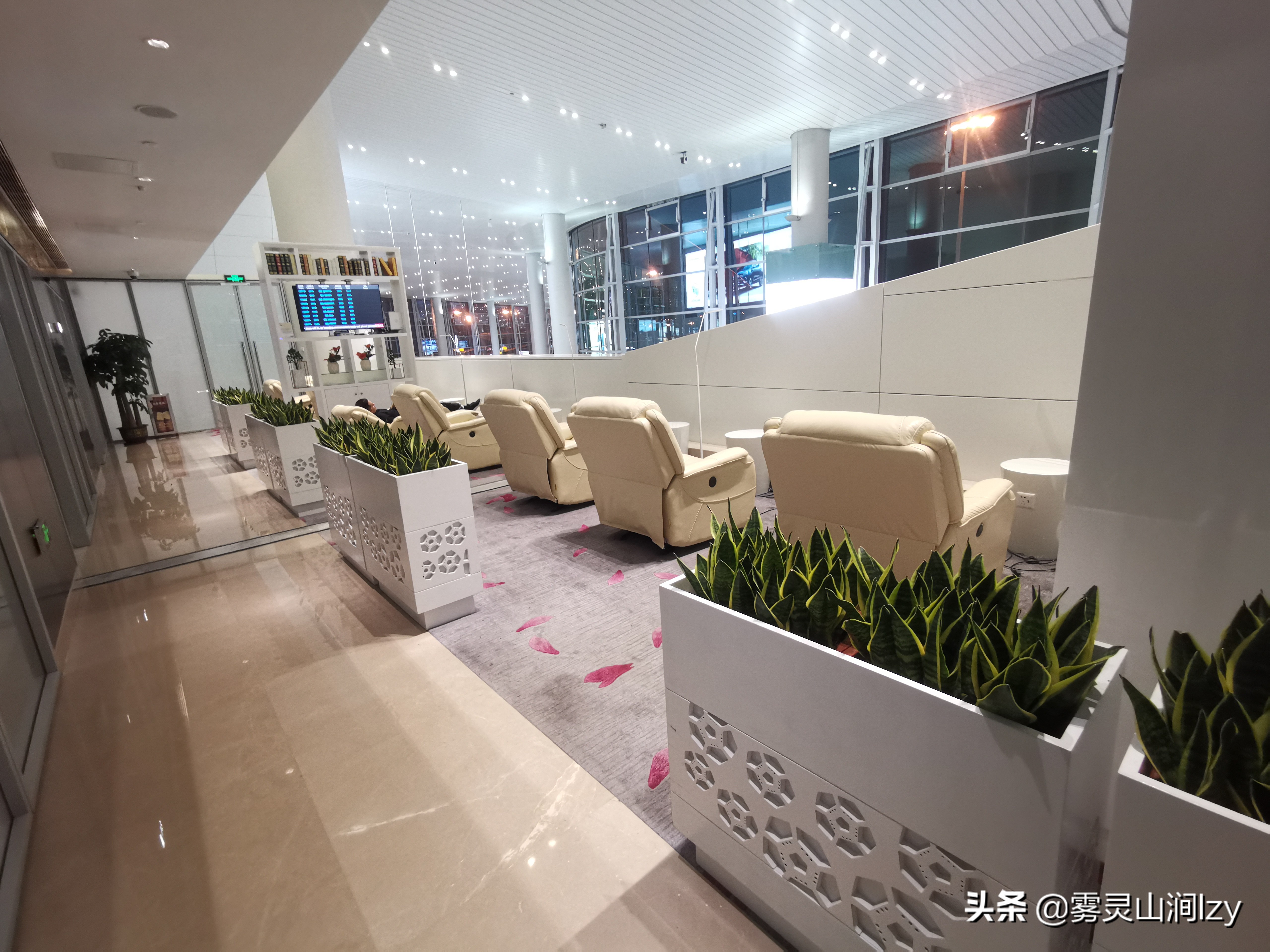 广州白云机场南航两舱贵宾服务,广州白云机场头等舱候机楼