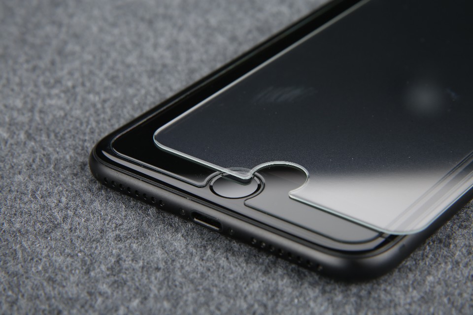 紫光膜和高清水凝膜的区别,防窥膜高清膜防爆膜哪种好