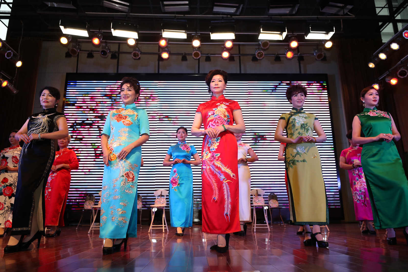 襄阳迎春晚会直播,襄阳市迎春联欢晚会精彩上演