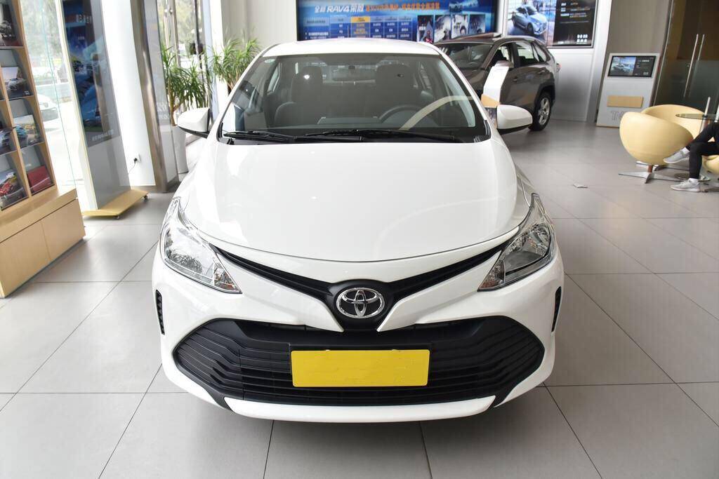 丰田最便宜的手动挡轿车,丰田最便宜自动挡车多少钱