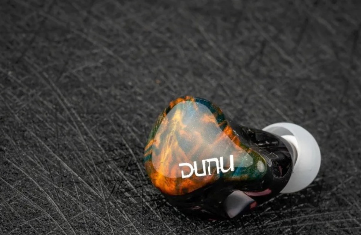 动圈耳机11mm和13mm哪个好,耳机13mm动圈和10mm哪个好