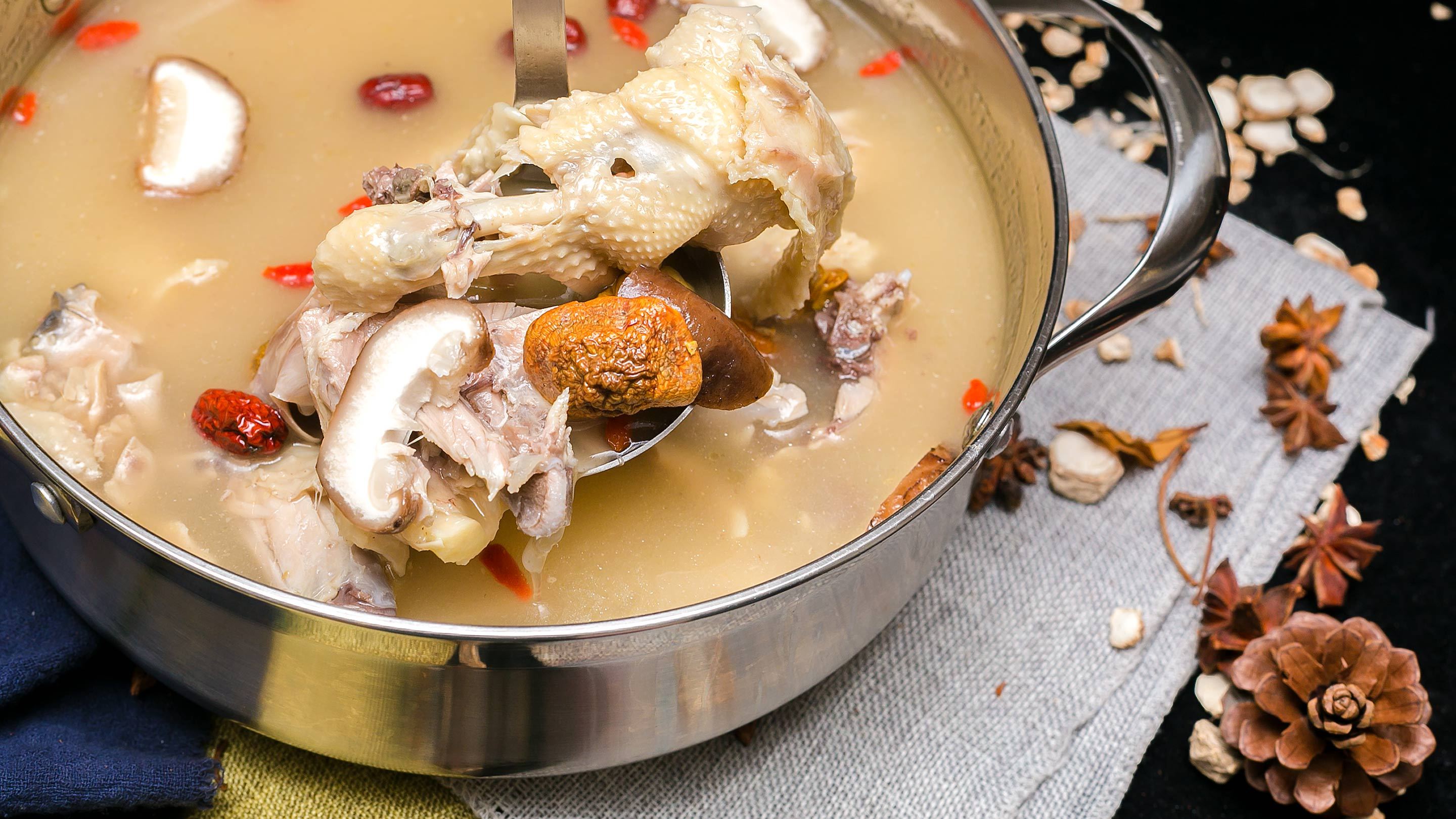 一口汤让你告别SK-Ⅱ，我发现了香港女星们的冻龄秘籍