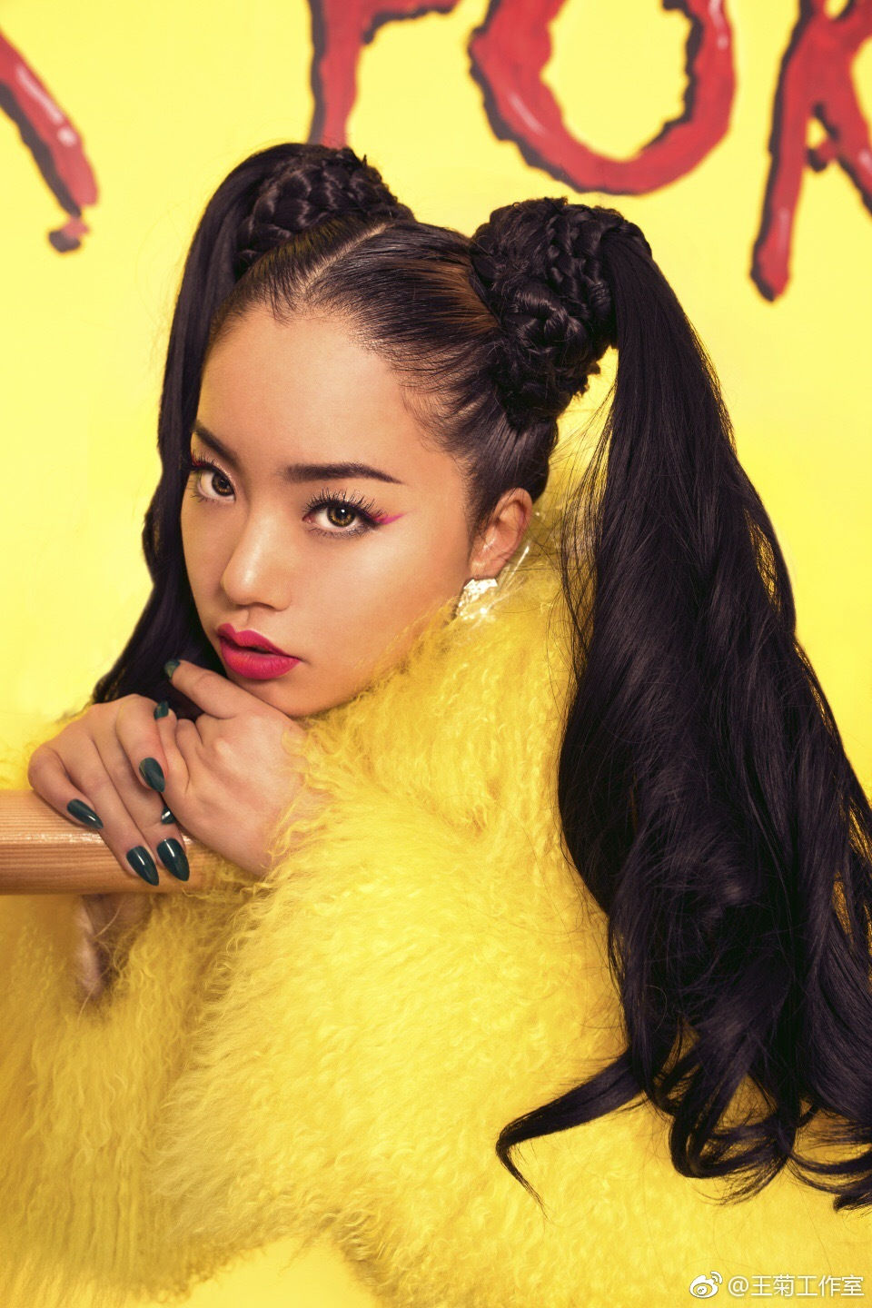 王菊适合什么眼影,王菊用的眼线