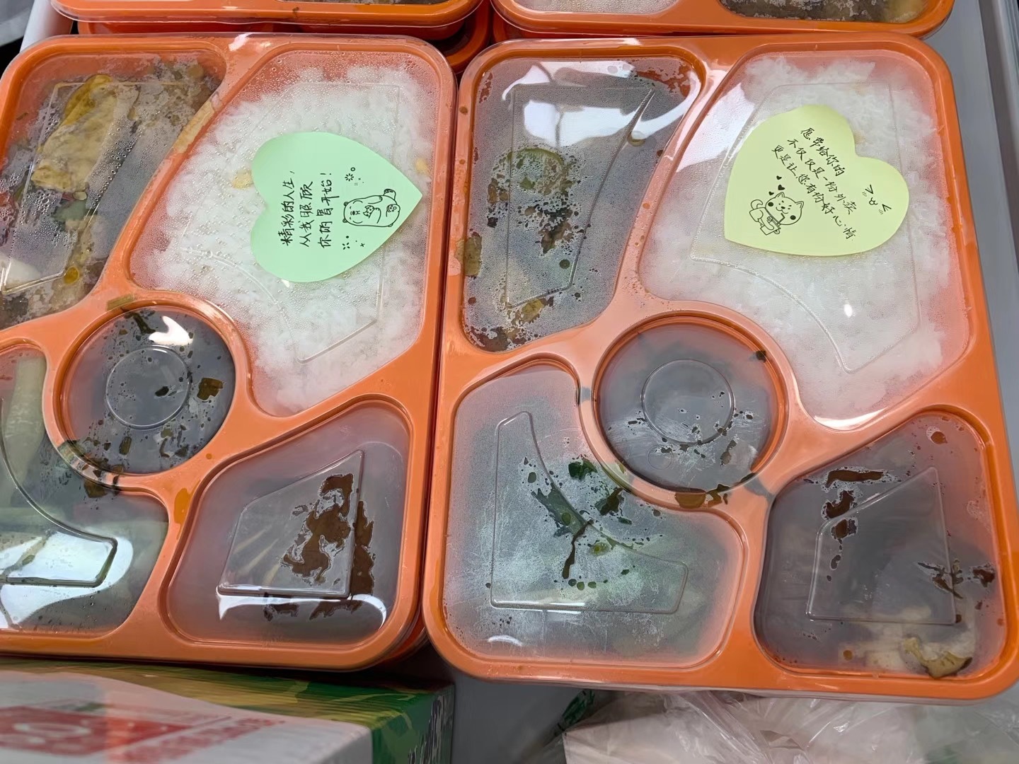 暖心！*疆新**“长福宫”每天送出三千多份“爱心餐”