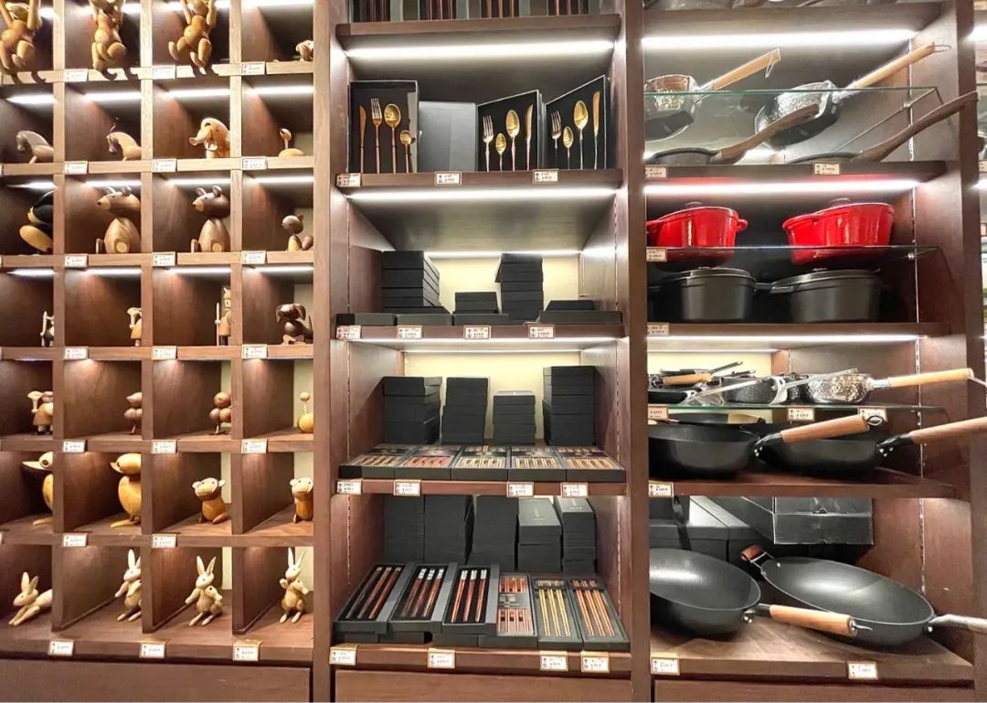 以烘焙出圈的家居集合店？实探「代字行家居」上海首店