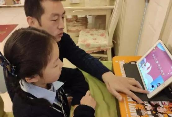 家长群“自我介绍”,这些职业名称看似高大上,翻译后太搞笑