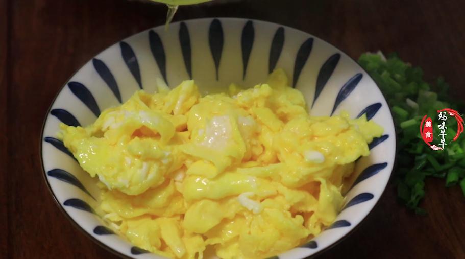 干米粉冷水泡发技巧,湿米粉怎么炒好吃不碎不粘锅