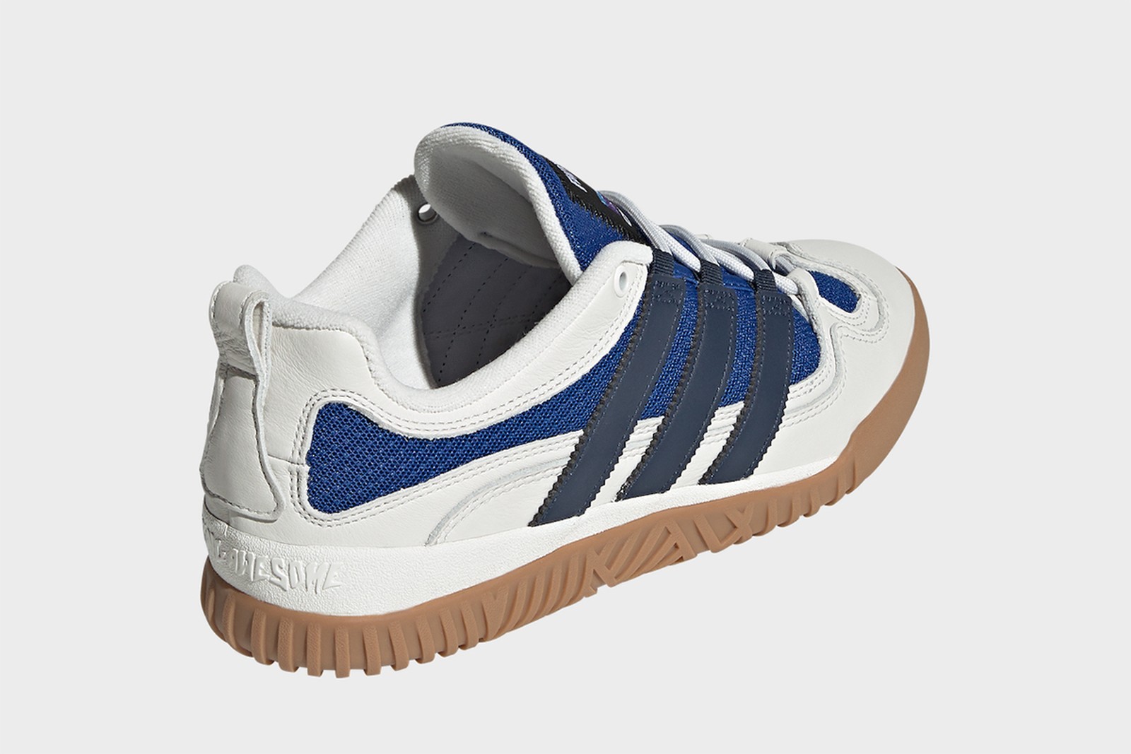 牛年该穿的鞋,牛年足球鞋