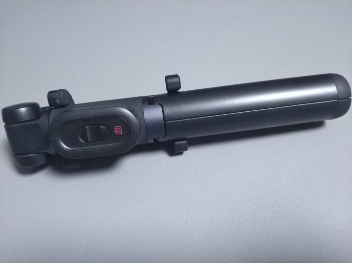 带遥控自拍支架最新款拍摄神器,便携自拍杆神器