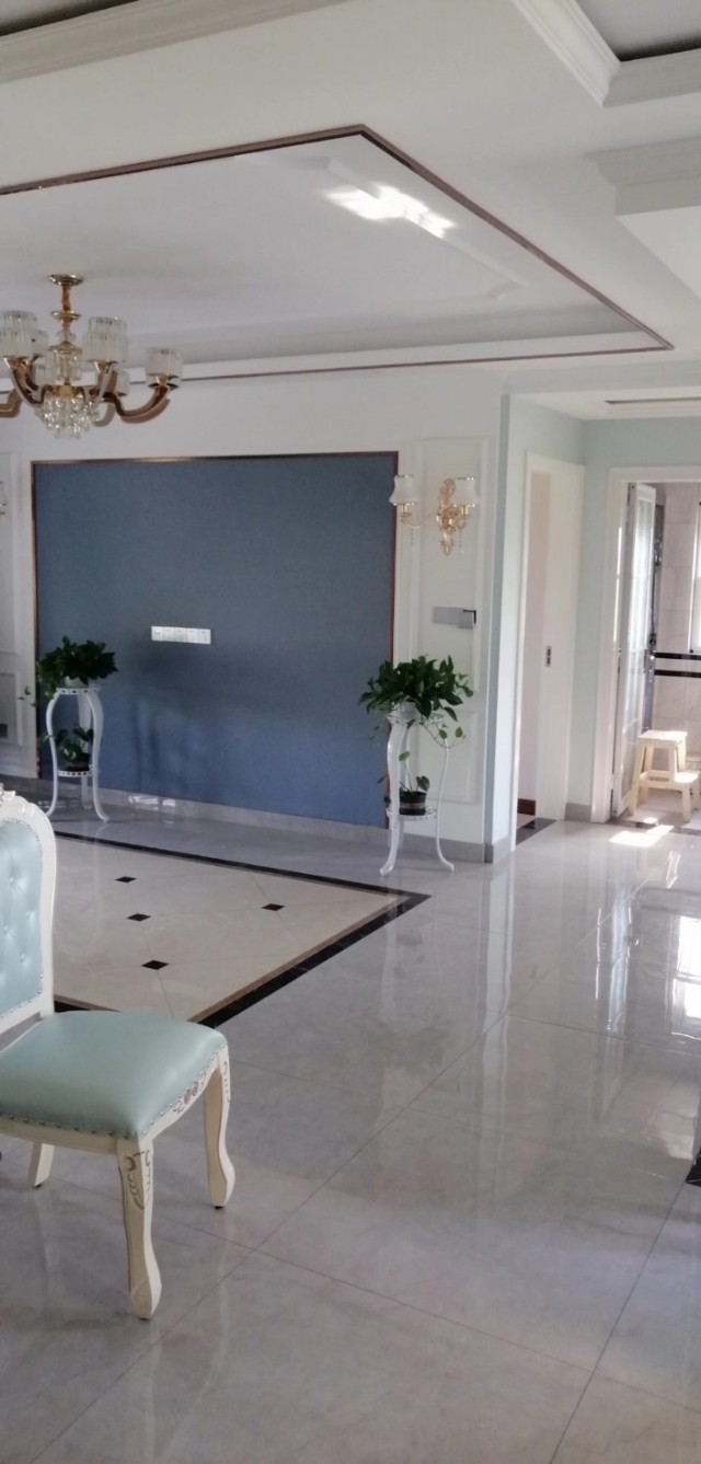 选什么样的瓷砖比较好,带logo的瓷砖会不会靠谱点