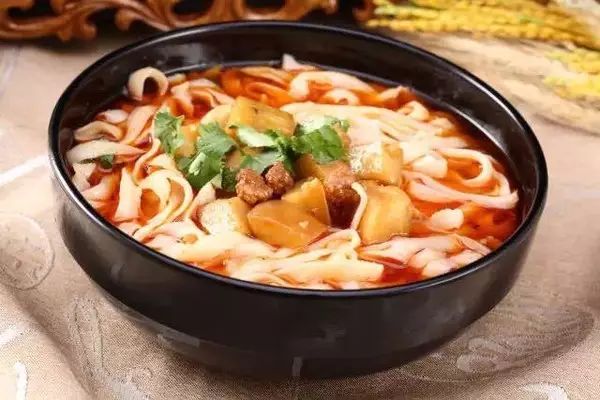 他把自己的餐厅作死了，却靠三招起死回生