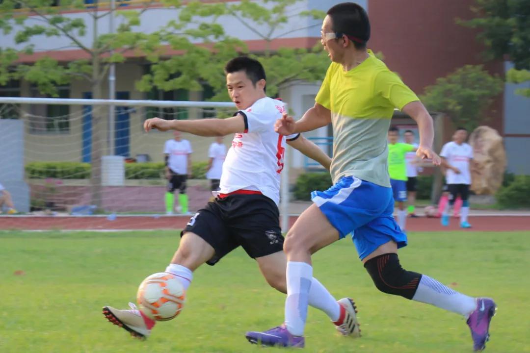 当足球之乡球队与广州高校校友冠军“激情相遇”，你更支持谁？