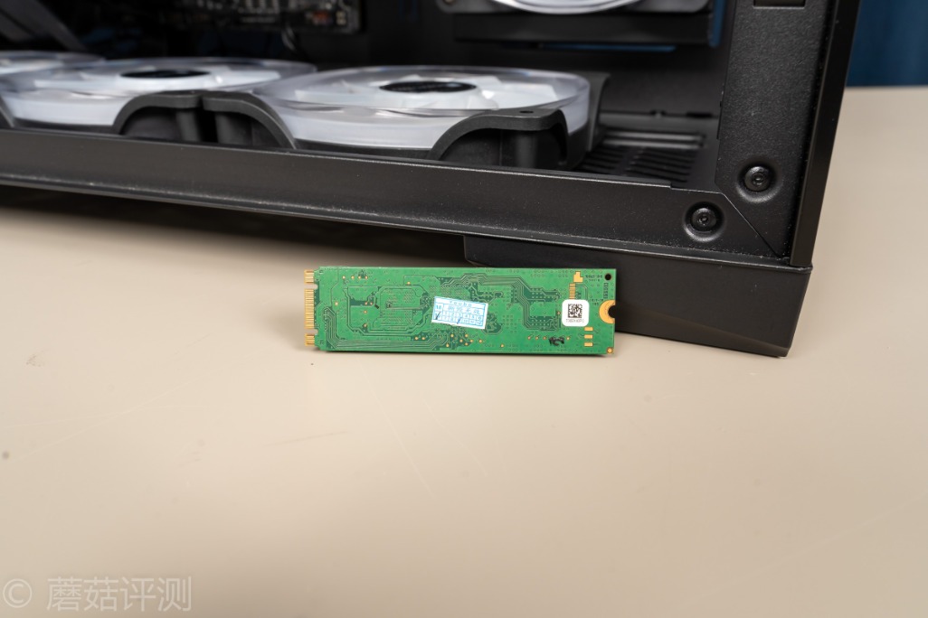 镁光pcie4.0固态硬盘评测,镁光sata256g固态硬盘好吗