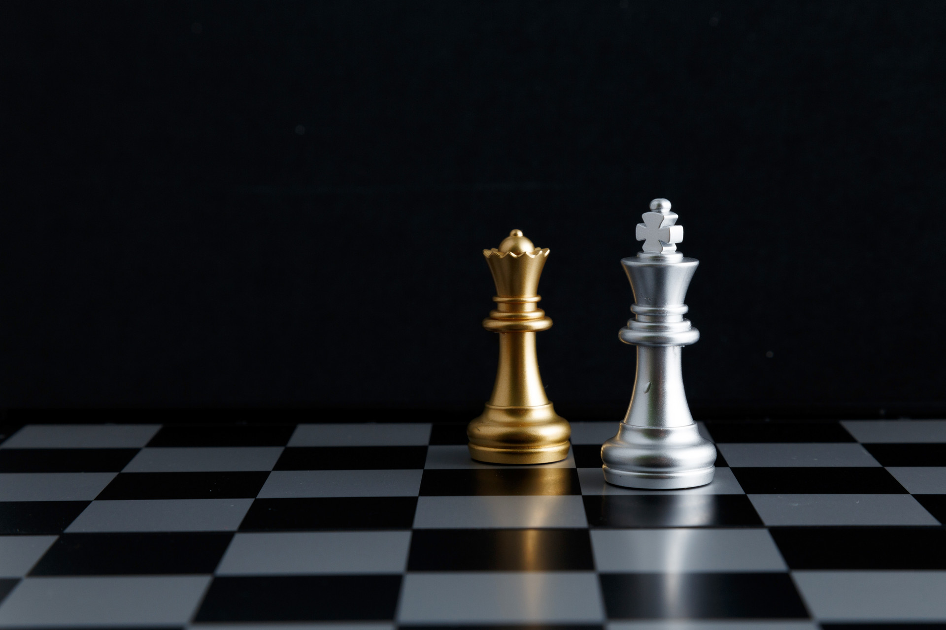 国轩高科宁德时代中航锂电对比,宁德时代电池和中航锂电哪个好