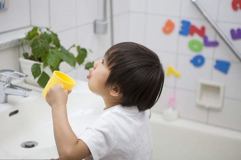 再生障碍性贫血牙龈出血怎么办,牙龈一吸就有血再生障碍性贫血