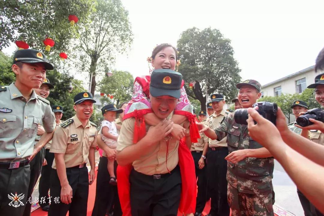 “课目：集体婚礼，内容：娶媳妇儿……”