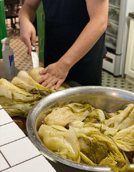 东北酸菜哪里的最正宗,正宗东北酸菜怎么腌制最好吃