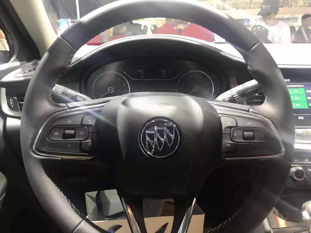 成都车展最火爆的车型,成都最大型车展购车便宜吗