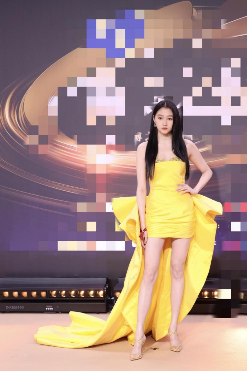 赵丽颖关晓彤穿戏装比拼,赵丽颖关晓彤高定