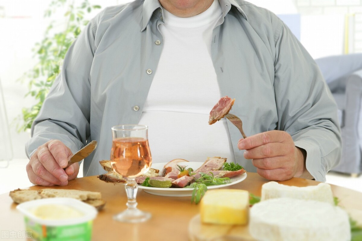 糖尿病今天血糖高27.8,尿酸高是糖尿病患者的并发症状吗