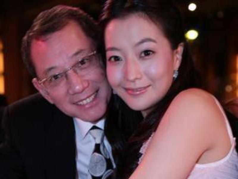 英皇老板杨受成和李嘉诚,英皇老板杨受成几个儿子