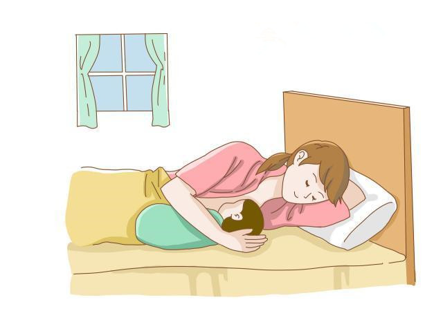 宝宝睡觉前要吃母乳才睡觉怎么办,宝宝一吃母乳就睡是饿还是不饿