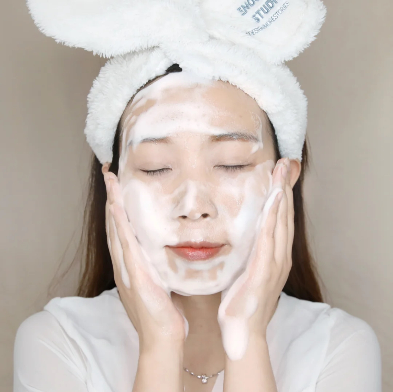 氨基酸洗面奶山茶花慕斯测评,不过百元的护肤品