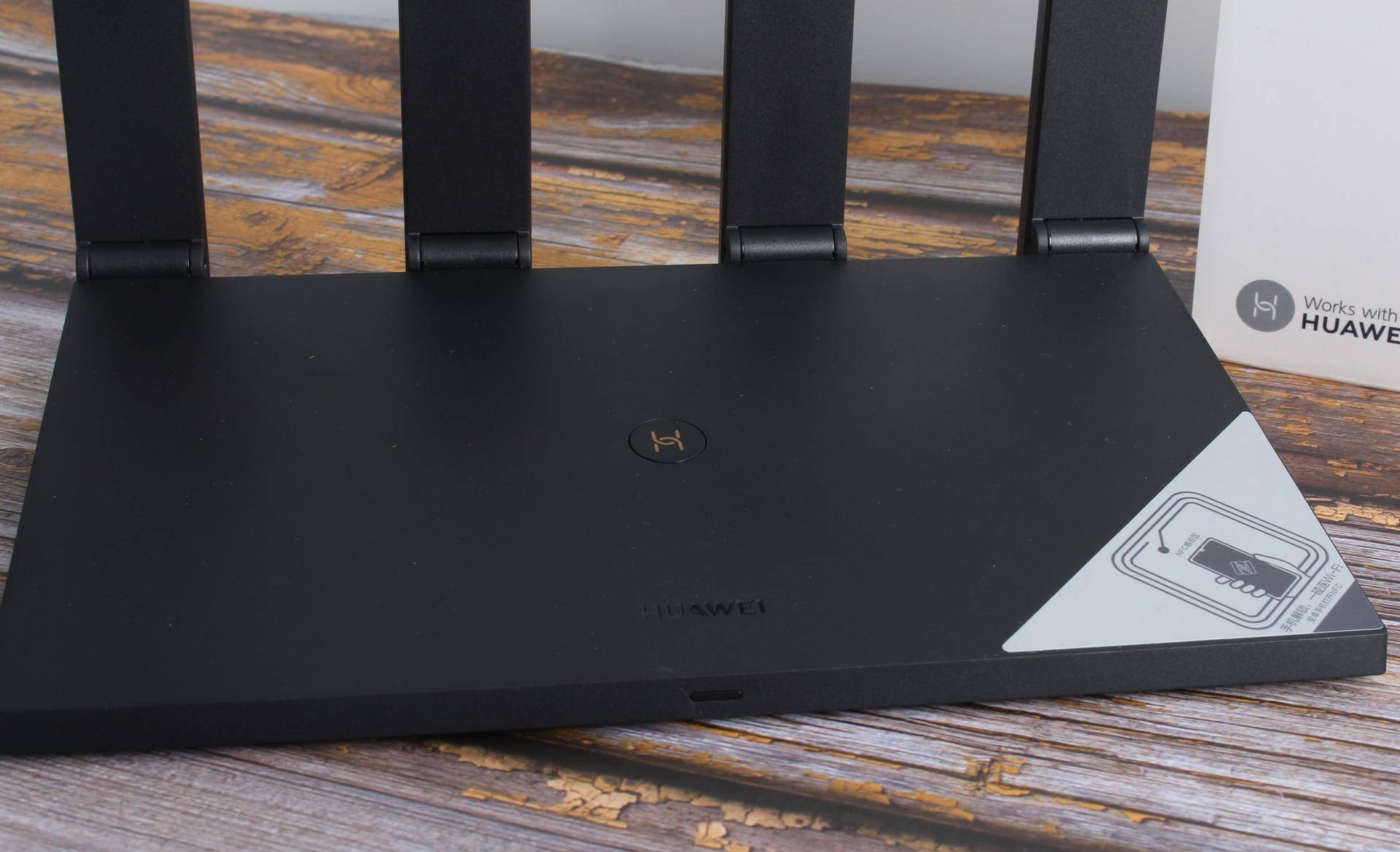 华为5g路由器ax3pro评测,华为ax3pro路由器老款和新款对比