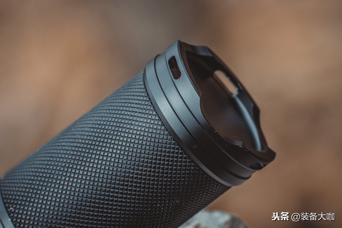 纳丽德圣火30手电筒适合户外吗,纳丽德圣火10手电筒怎么样